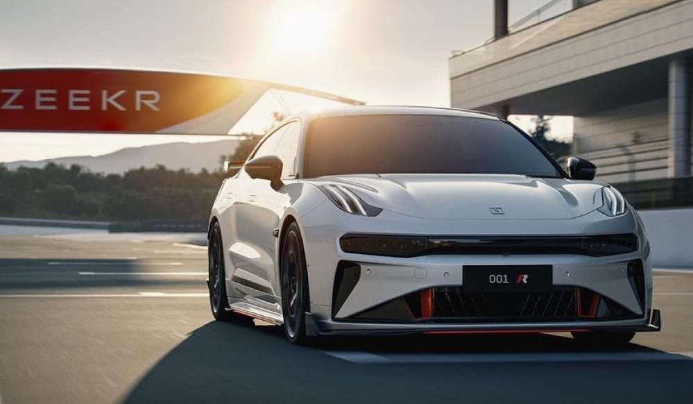 Zeekr 001 FR: Экстремальный электроседан